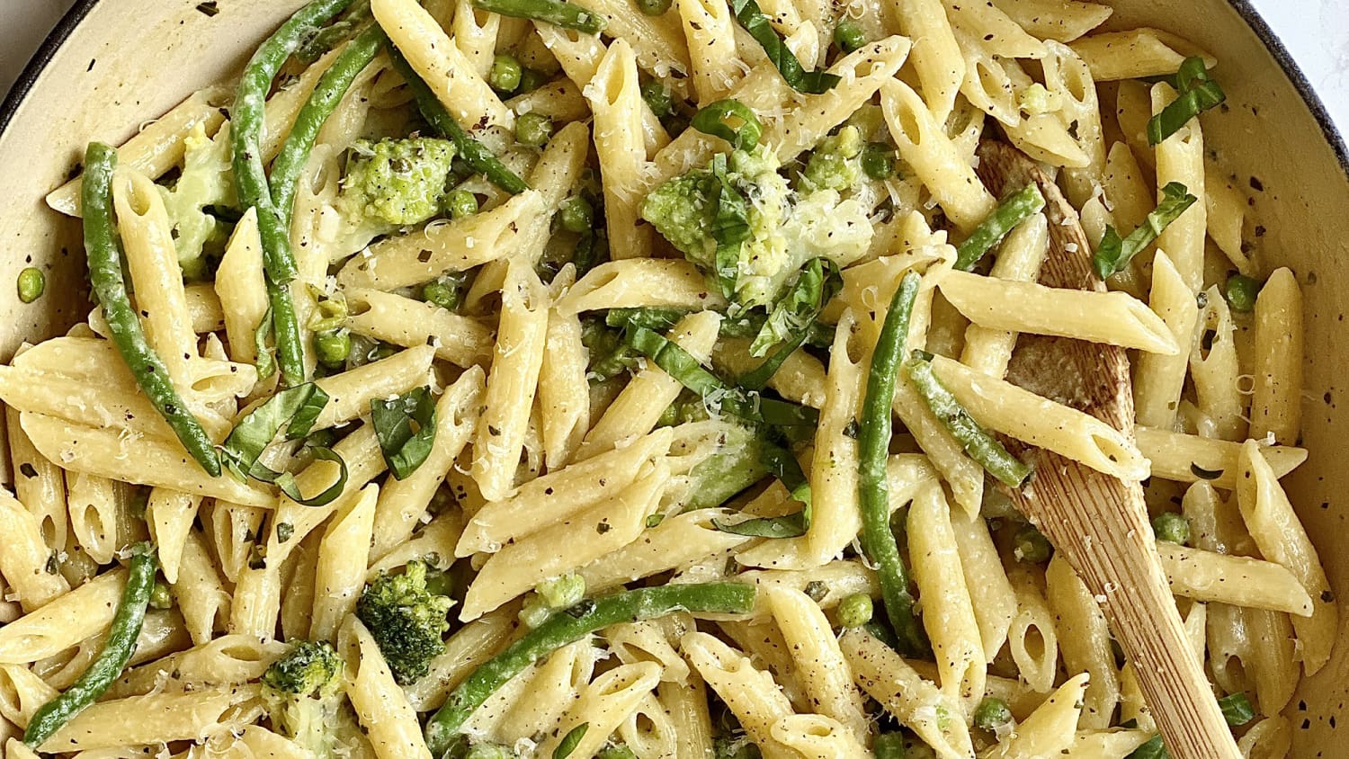 One-pot Penne with Creamy Basil-Garlic Sauce